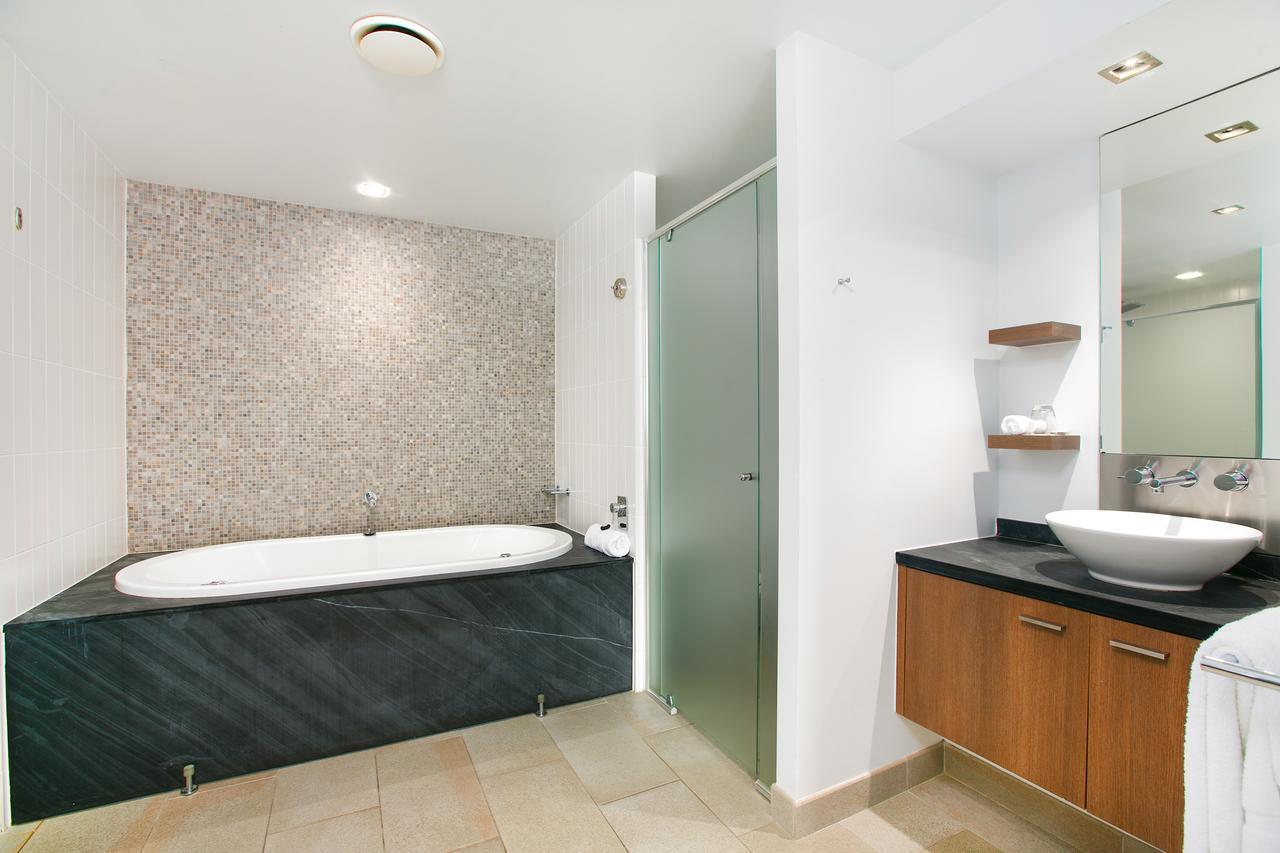 Elysium Private Apartments Triton By The Sea Palm Cove Eksteriør bilde